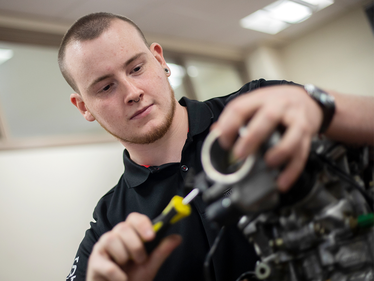 BEng (Hons) Mechanical Engineering University of Salford